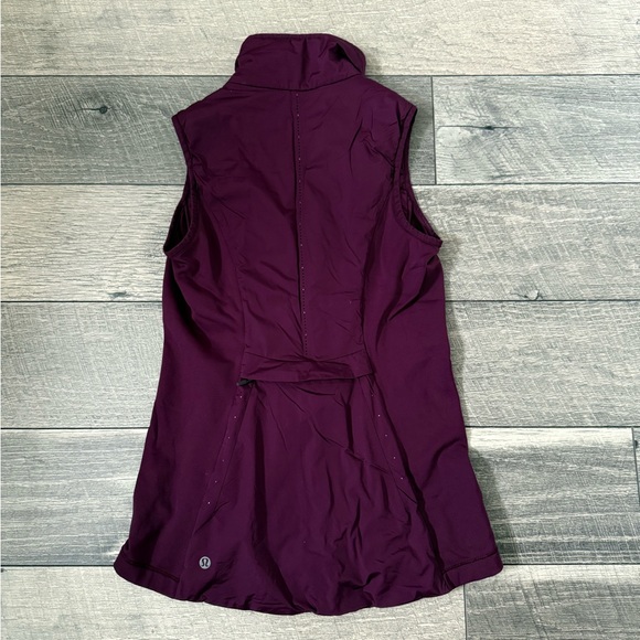 NWOT Lululemon Run For Cold Vest - Picture 7 of 7